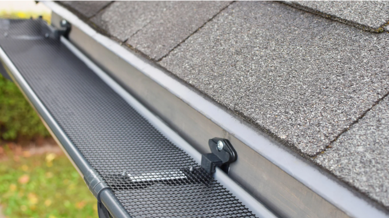 Gutter Guards vs. Traditional Gutters: Which is Right for You?